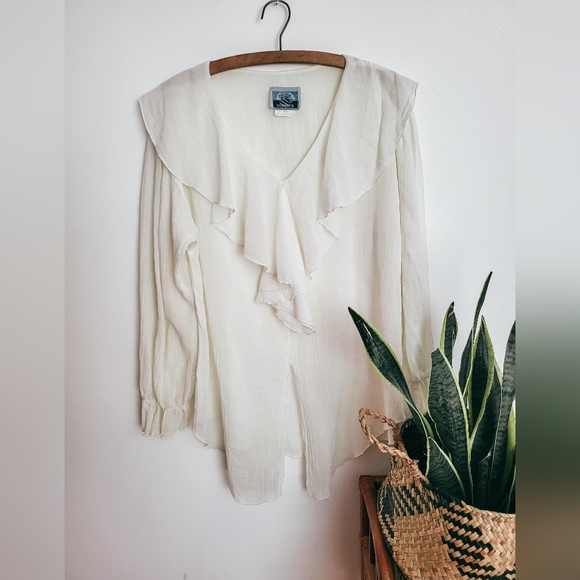 Vintage ruffle long sleeve blouse - Picture 1 of 6